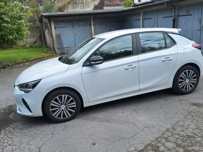 Używany Opel Corsa Edition 75 KM (55 kW) 2020 Biały Hatchback
