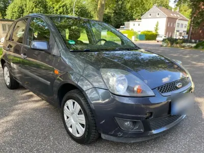 Gebraucht Ford Fiesta 90 PS (66 kW) 2007 Grau Kleinwagen
