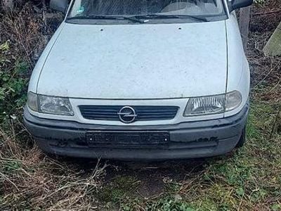 Gebraucht Opel Astra Club 60 PS (44 kW) 1995 Weiß Kombi