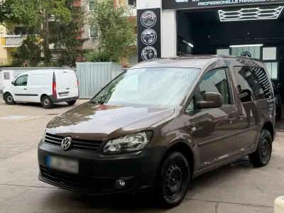 Gebraucht VW Caddy 105 PS (77 kW) 2011 Braun Van / Kleinbus