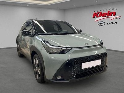 Neu Toyota Aygo X 117 PS (86 kW) 2026 Grün SUV