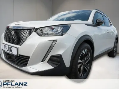 Gebraucht Peugeot 2008 Allure 131 PS (96 kW) 2023 Weiss SUV