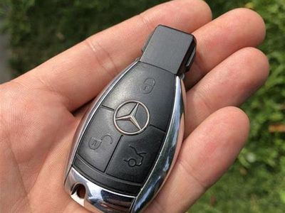 Second-hand Mercedes 350 272 CP (200 kW) 2008 Negru Monovolum