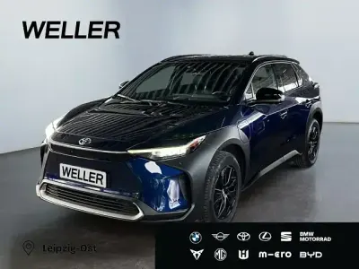 Begagnad Toyota bZ4X Basis 150 kW (204 HK) 2023 Blå SUV