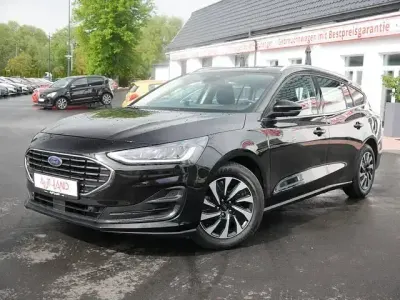 Gebraucht Ford Focus Titanium 125 PS (91 kW) 2023 Schwarz Kombi