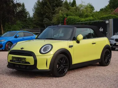 Gebraucht Mini Cooper Cabriolet 136 PS (100 kW) 2023 Gelb Cabrio