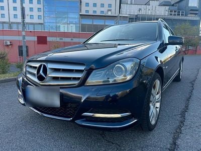 Second-hand Mercedes C250 204 CP (150 kW) 2011 Albastru Break