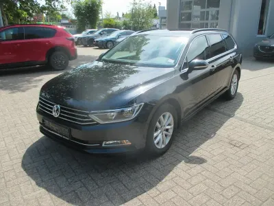 Gebraucht VW Passat Comfortline 125 PS (91 kW) 2017 Schwarz Kombi