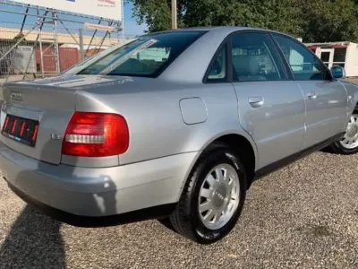 Second-hand Audi A4 125 CP (91 kW) 2000 Argintiu Berlinǎ