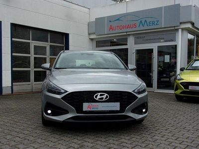 Neu Hyundai i30 Comfort 95 PS (69 kW) 2025 Silber Limousine