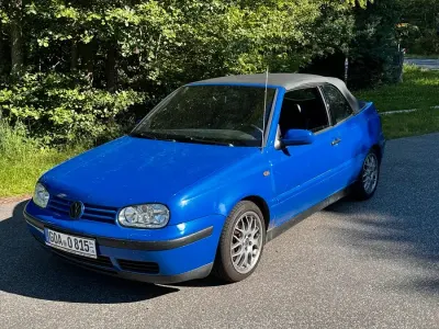 Gebraucht VW Golf 90 PS (66 kW) 2001 Blau Cabrio