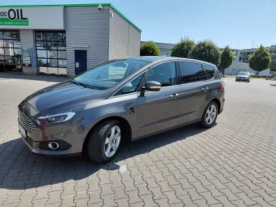 Gebraucht Ford S-MAX Titanium 179 PS (131 kW) 2017 Grau Van / Kleinbus