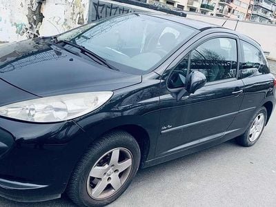 Gebraucht Peugeot 207 Urban Move 73 PS (53 kW) 2009 Schwarz Kleinwagen