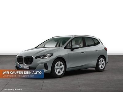 Gebraucht BMW 220 Active Tourer Luxury Line 150 PS (110 kW) 2025 Skyscraper grau metallic Van / Kleinbus
