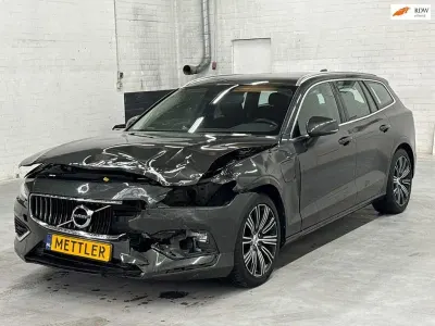 Gebraucht Volvo V60 Business Edition 340 PS (250 kW) 2021 Grau Kombi