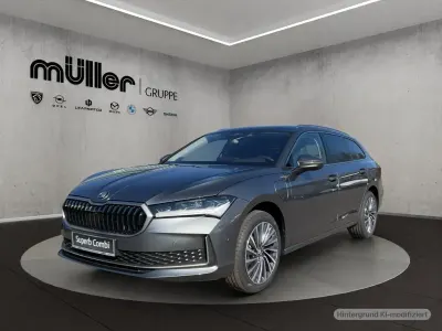 Neu Skoda Superb LAURIN & KLEMENT 204 PS (150 kW) 2025 Grau Kombi
