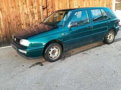 Gebraucht VW Golf III 75 PS (55 kW) 1997 Grün Kleinwagen