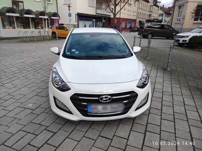 gebraucht Hyundai i30 blue 1.4 Classic scheckheftgepflegt