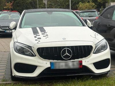 Weiß Gebraucht 2015 Mercedes 250 Limousine | 10.299 €