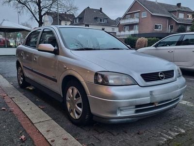 Grau Gebraucht 2003 Opel Astra Njoy Limousine | 1.999 € (Fairer Preis)