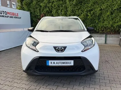 Gebraucht Toyota Aygo X X-play 72 PS (52 kW) 2023 Weiß SUV