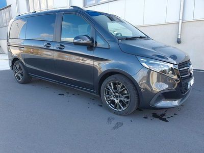 Gebraucht Mercedes V220 Style 163 PS (119 kW) 2024 Grau Van / Kleinbus