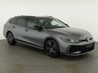 Neu VW Passat R-line 265 PS (194 kW) 2025 Diabasgrau metallic Kombi