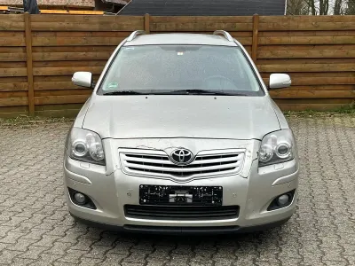 Gebraucht Toyota Avensis 177 PS (130 kW) 2007 Beige Kombi