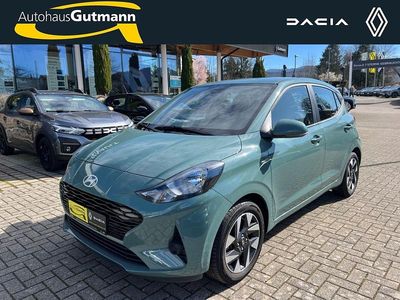 Gebraucht Hyundai i10 Trend 84 PS (61 kW) 2023 Grün Kleinwagen