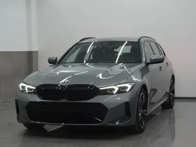 Gebraucht BMW 330 M Sport 245 PS (180 kW) 2025 Grau Limousine