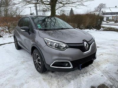 Grau Gebraucht 2016 Renault Captur Intens SUV | 7.699 € (Guter Preis)