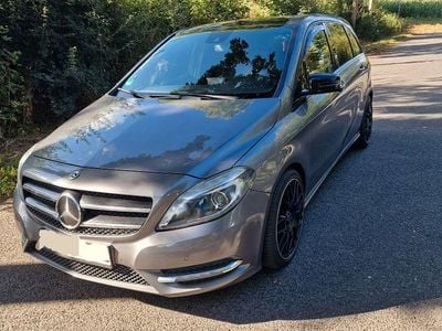 Mercedes B220
