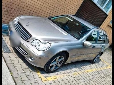 Gebraucht Mercedes 220 150 PS (110 kW) 2006 Silber Kombi