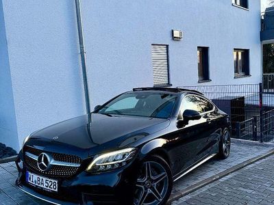 Schwarz Gebraucht 2018 Mercedes C200 AMG line Coupé | 28.499 € (Teuer)