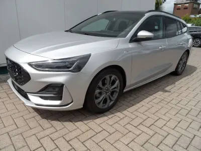 Gebraucht Ford Focus ST-Line X 155 PS (114 kW) 2024 Polarsilber Kombi