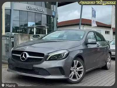 Gebraucht Mercedes A200 Urban 136 PS (100 kW) 2017 Grau Limousine