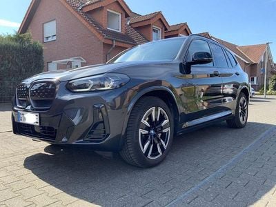 Gebraucht BMW iX3 Sport Line 210 kW (286 PS) 2025 Grau SUV