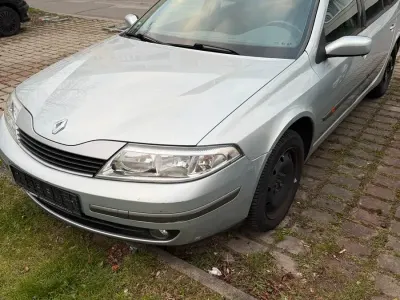 Gebraucht Renault Laguna II 80 PS (58 kW) 2003 Silber Kombi