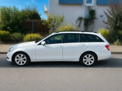 Gebraucht Mercedes C200 136 PS (100 kW) 2012 Weiß Limousine