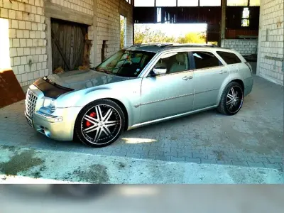 Usata Chrysler 300C Touring 340 CV (250 kW) 2005 Argento Station wagon