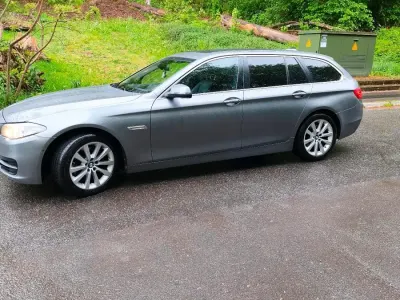 Gebraucht BMW 518 150 PS (110 kW) 2015 Grau Kombi