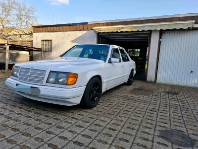 Brugt Mercedes E230 131 HK (96 kW) 1988 Hvid Sedan