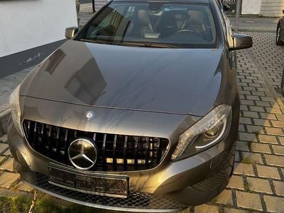 Gebraucht Mercedes A180 Urban 122 PS (89 kW) 2013 Grau Limousine