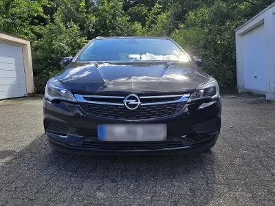 Gebraucht Opel Astra 105 PS (77 kW) 2018 Schwarz Kombi
