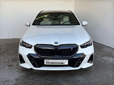 Gebraucht BMW i5 M Sport 250 kW (340 PS) 2025 Alpinweiss Kombi