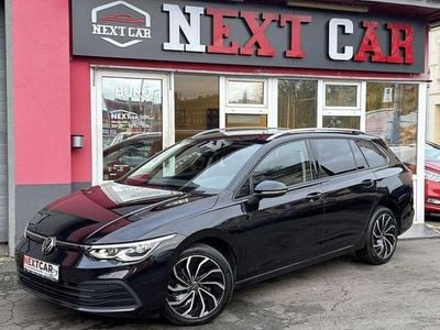 Gebraucht VW Golf VIII Life 150 PS (110 kW) 2024 Deep black perleffekt Kombi