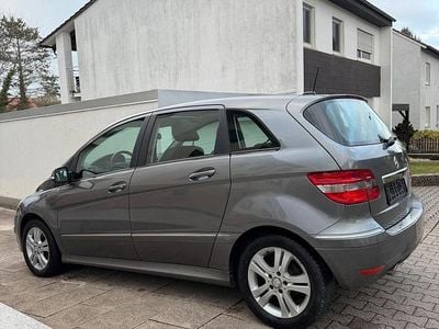 Usata Mercedes B200 136 CV (100 kW) 2009 Grigio Monovolume
