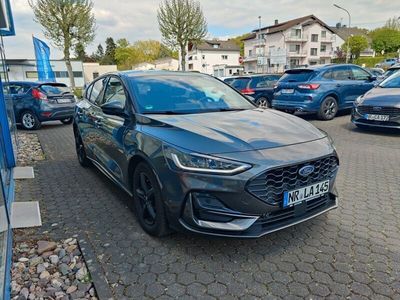Gebraucht Ford Focus ST-Line X 125 PS (91 kW) 2023 Grau Limousine