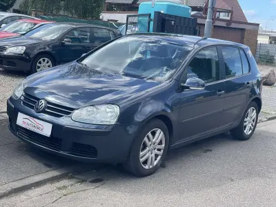 Gebraucht VW Golf IV Trendline 75 PS (55 kW) 2005 Bluegraphit perleffekt Kleinwagen