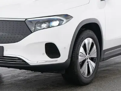 Gebraucht Mercedes EQA250 139 kW (190 PS) 2025 Polarweiß SUV